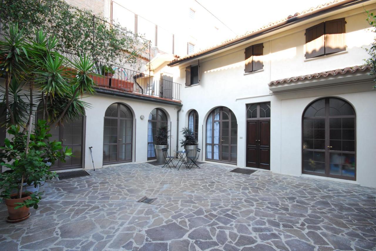Casa Del Pittore Couette-café